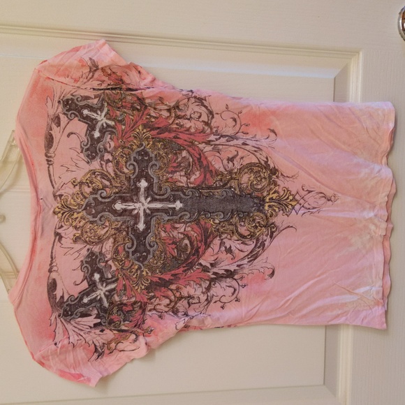 Pink distressed t-shirt - Picture 3 of 3